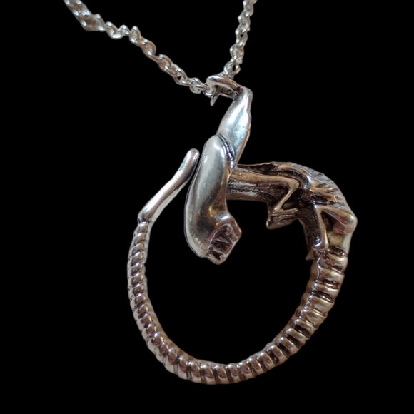 Xenomorph Pendant Alloy Chain Monster from Alien - Picture 7 of 9